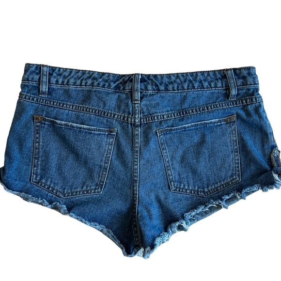 Free People Distressed Denim Shorts - Picture 4 of 4